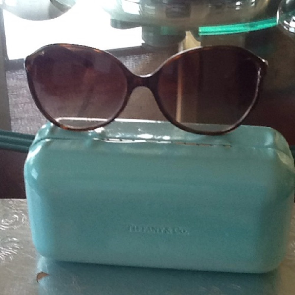 Beautiful Tiffany and Co . Sun glasses